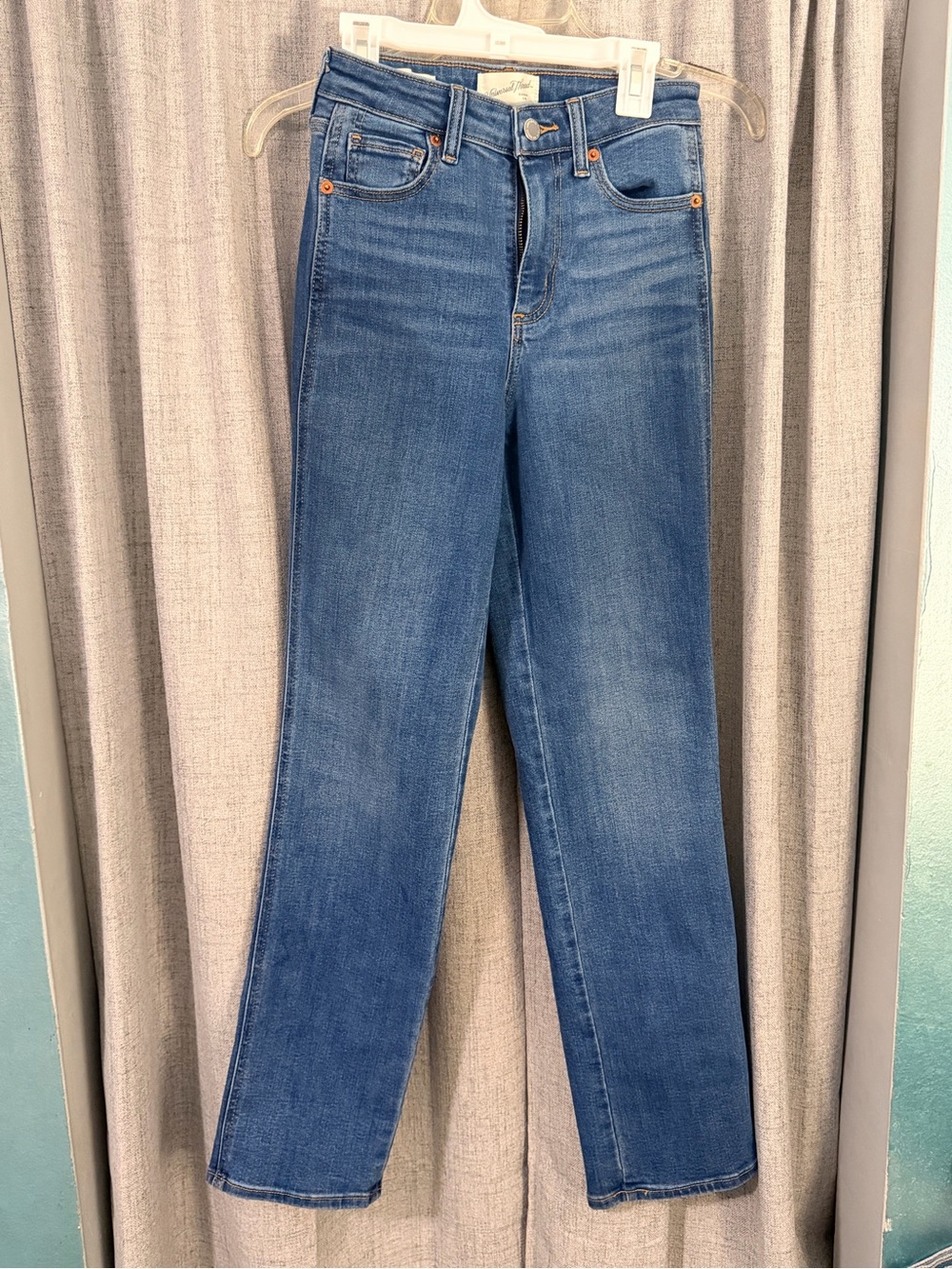Universal Thread Women's Straight Leg Jeans in Medium Blue Wash